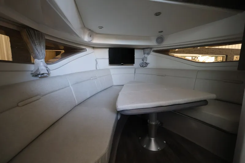 Slide: The Image of Sea Ray Sundancer 320 Outboard 2026 - 28