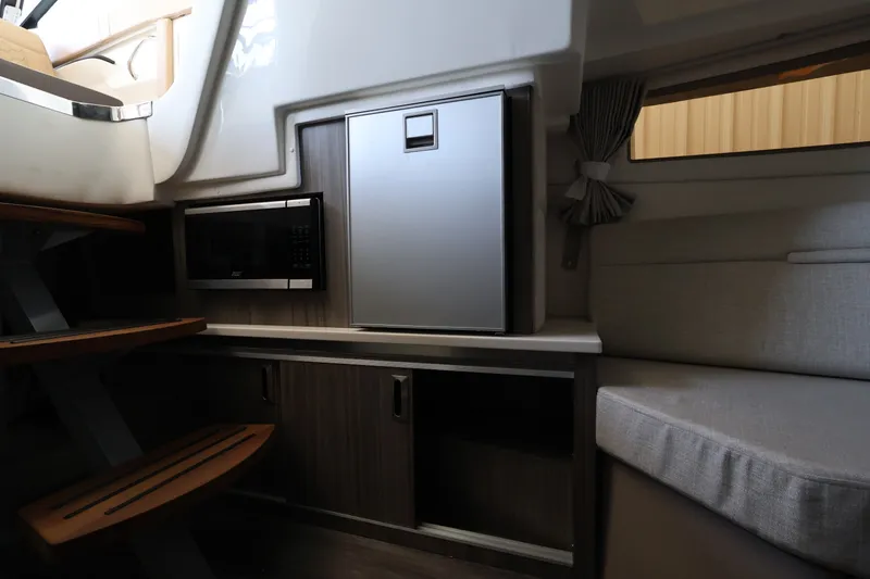 Slide: The Image of Sea Ray Sundancer 320 Outboard 2026 - 30