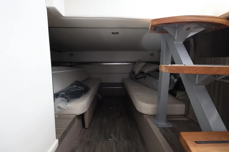 Slide: The Image of Sea Ray Sundancer 320 Outboard 2026 - 35