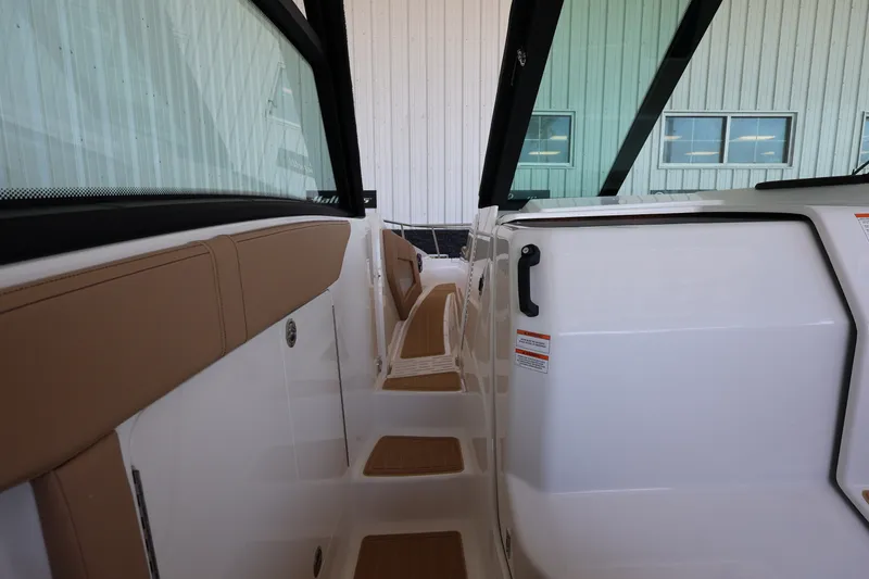 Slide: The Image of Sea Ray Sundancer 320 Outboard 2026 - 38