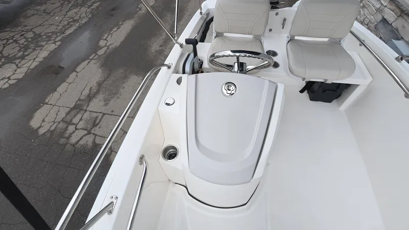 Slide: The Image of Boston Whaler 130 Super Sport 2023 - 27