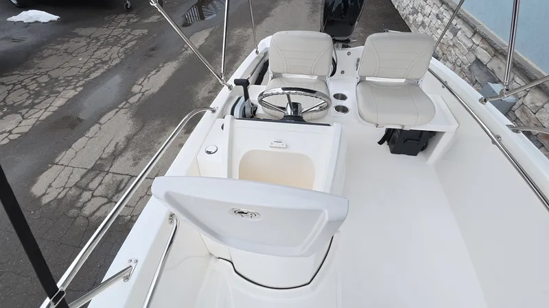 Slide: The Image of Boston Whaler 130 Super Sport 2023 - 28
