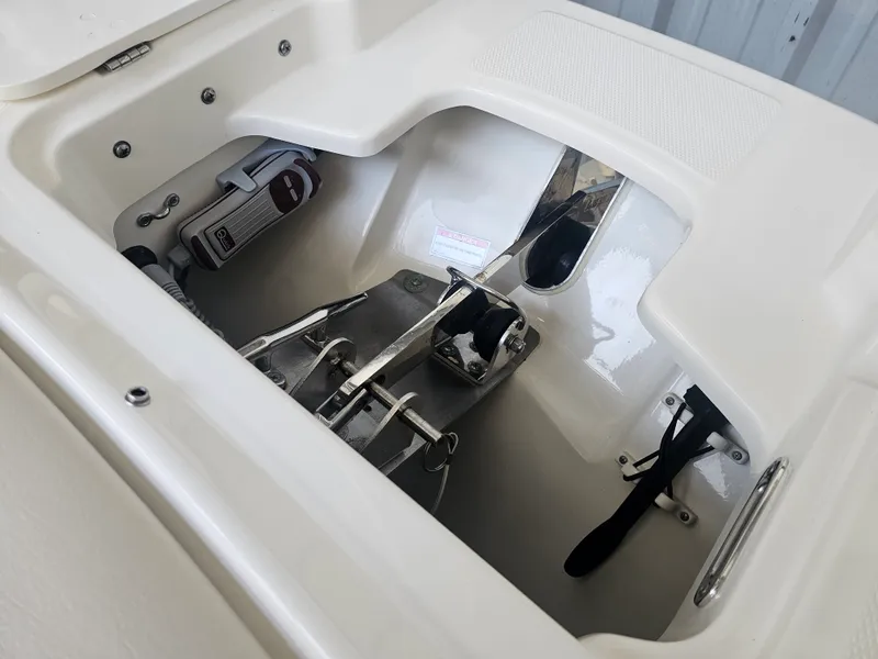 Slide: The Image of Boston Whaler 270 VANTAGE 2019 - 22