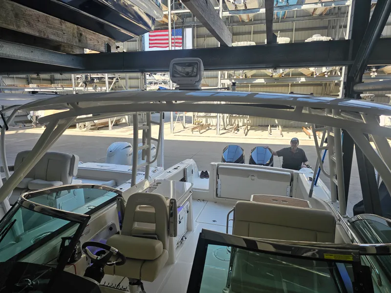 Slide: The Image of Boston Whaler 270 VANTAGE 2019 - 24