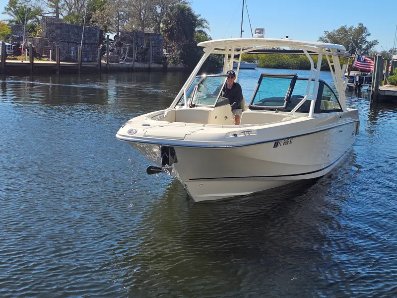 Slide: The Image of Boston Whaler 270 VANTAGE 2019 - 3