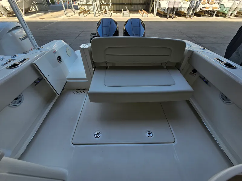 Slide: The Image of Boston Whaler 270 VANTAGE 2019 - 39