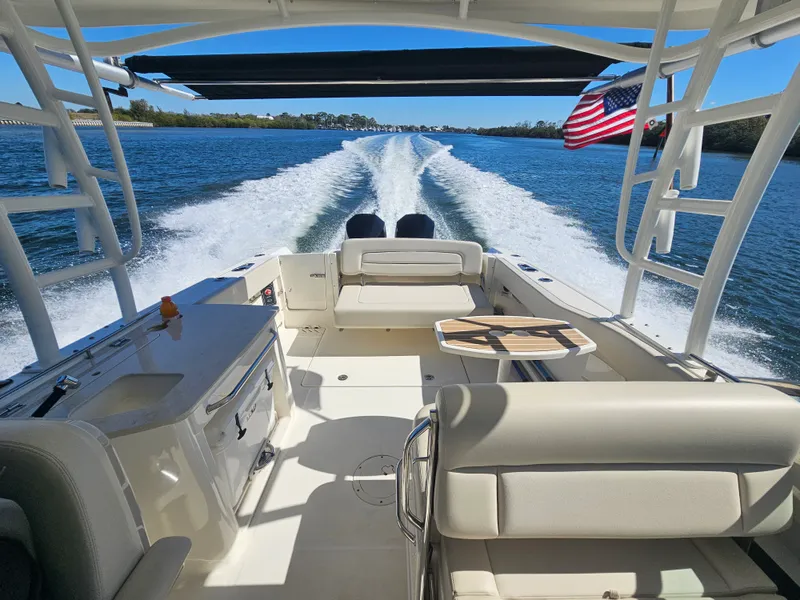 Slide: The Image of Boston Whaler 270 VANTAGE 2019 - 4