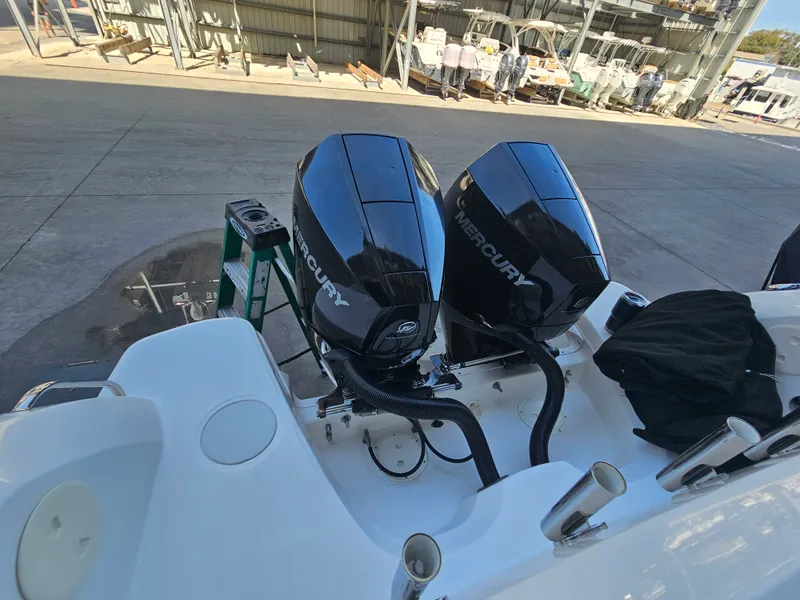 Slide: The Image of Boston Whaler 270 VANTAGE 2019 - 40