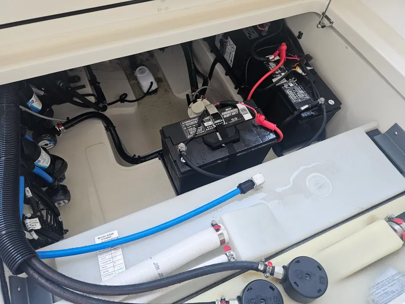 Slide: The Image of Boston Whaler 270 VANTAGE 2019 - 43