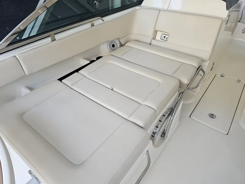 Slide: The Image of Boston Whaler 270 VANTAGE 2019 - 47