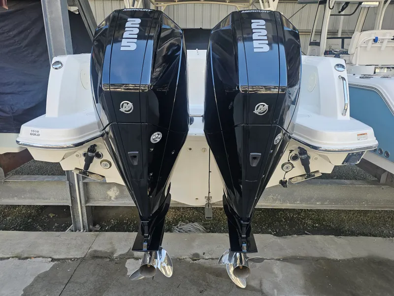 Slide: The Image of Boston Whaler 270 VANTAGE 2019 - 50