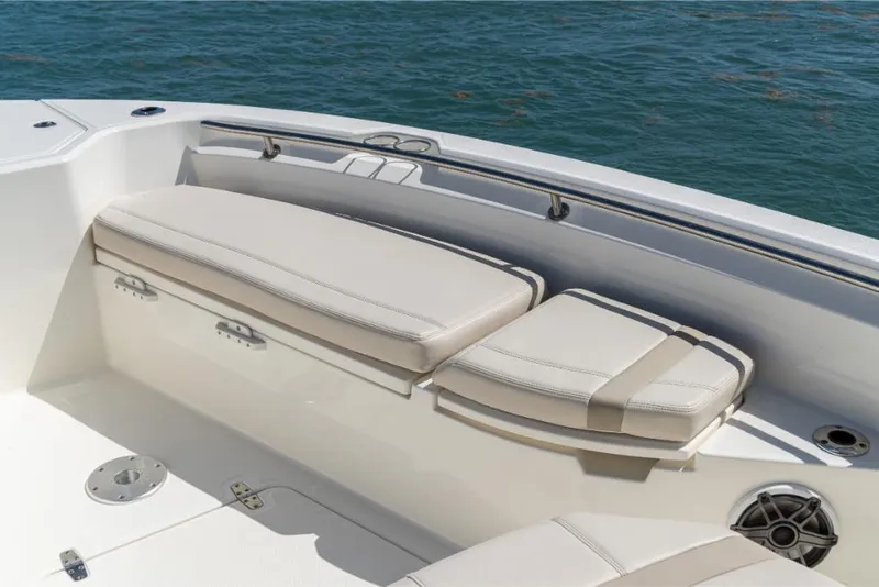 Slide: The Image of Boston Whaler 280 Dauntless 2023 - 36