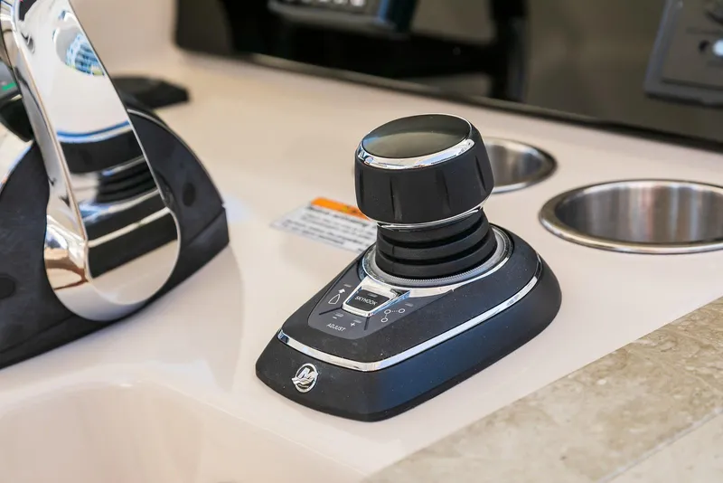 Slide: The Image of Boston Whaler 350 Realm 2026 - 24