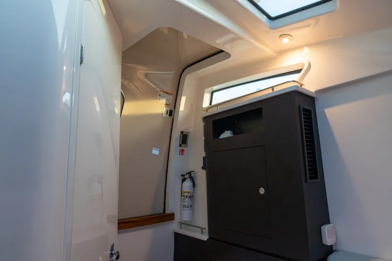 Slide: The Image of Boston Whaler 350 Realm 2026 - 30