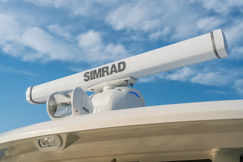 Slide: The Image of Boston Whaler 350 Realm 2026 - 32