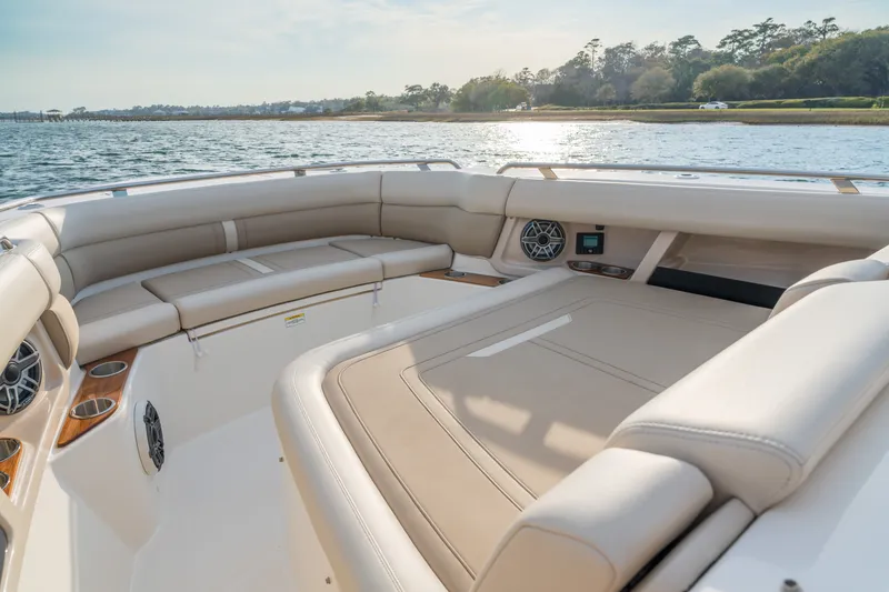 Slide: The Image of Boston Whaler 350 Realm 2026 - 36