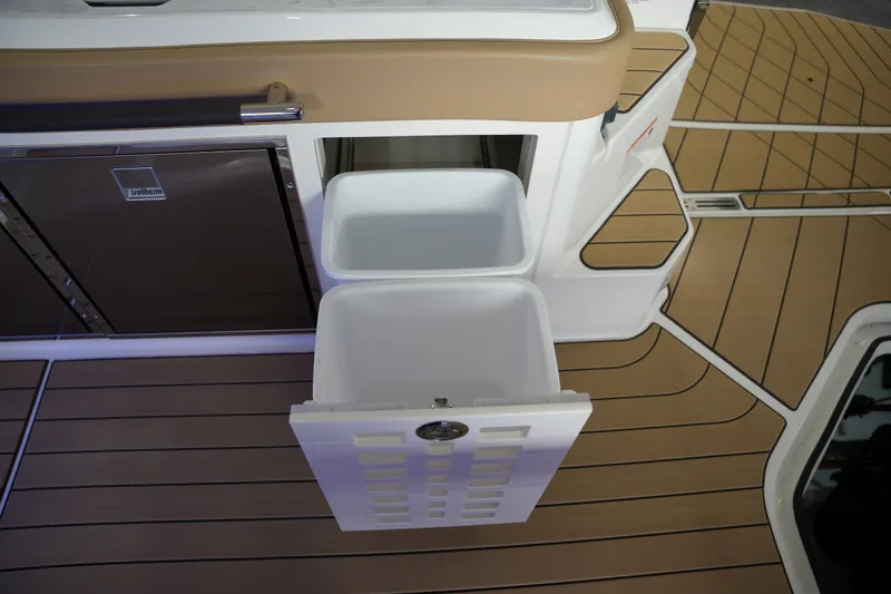 Slide: The Image of Sea Ray SLX 400 2026 - 29