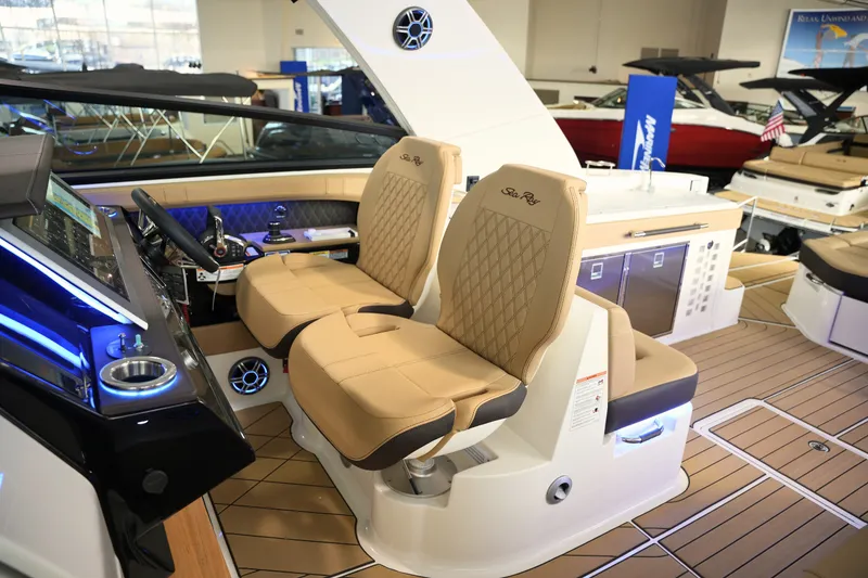 Slide: The Image of Sea Ray SLX 400 2026 - 33