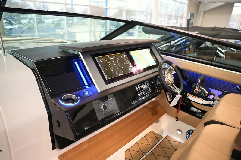 Slide: The Image of Sea Ray SLX 400 2026 - 35