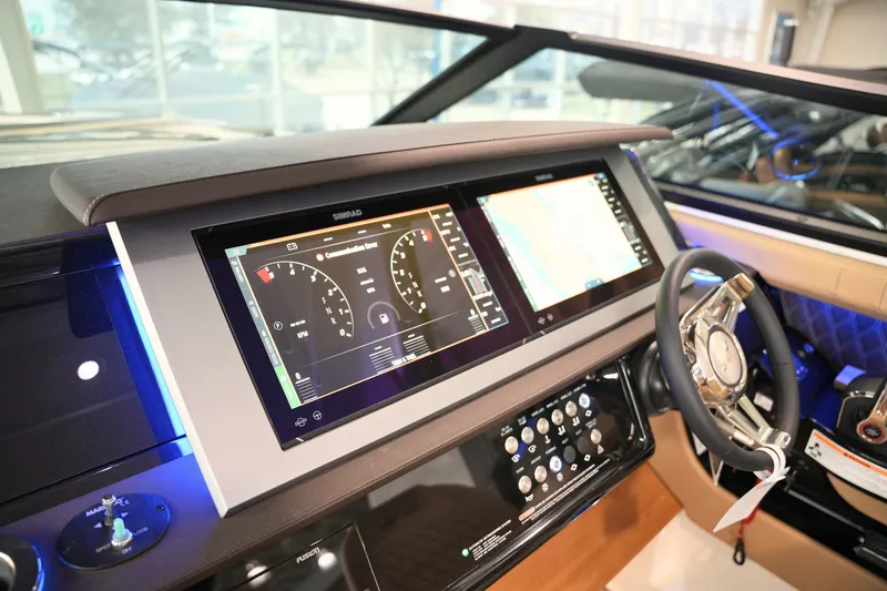 Slide: The Image of Sea Ray SLX 400 2026 - 36