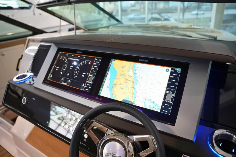 Slide: The Image of Sea Ray SLX 400 2026 - 37