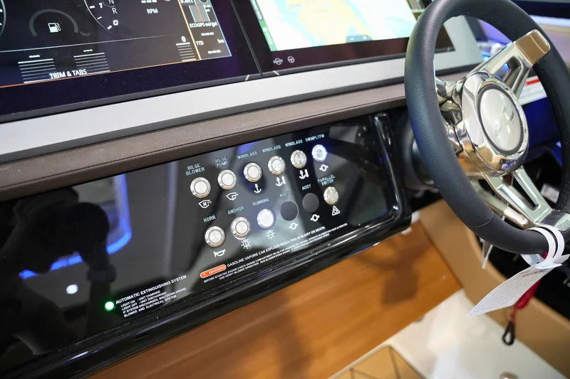 Slide: The Image of Sea Ray SLX 400 2026 - 39