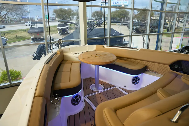 Slide: The Image of Sea Ray SLX 400 2026 - 43