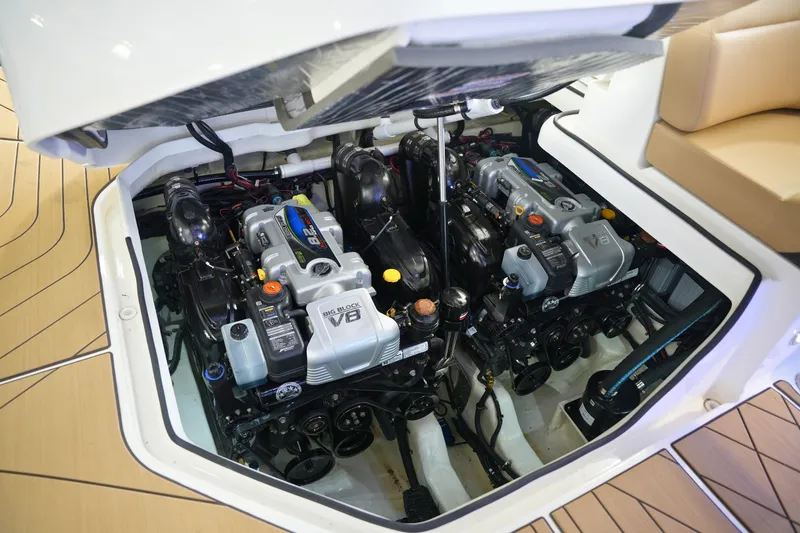 Slide: The Image of Sea Ray SLX 400 2026 - 66