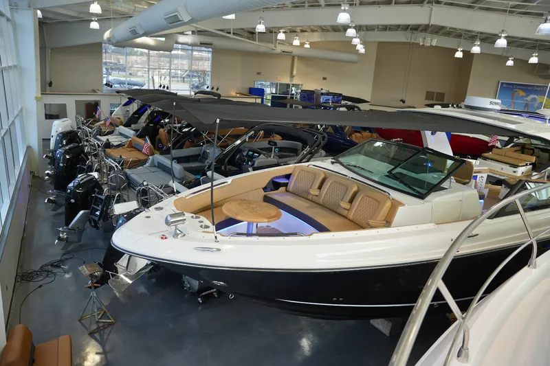 Slide: The Image of Sea Ray SLX 400 2026 - 71