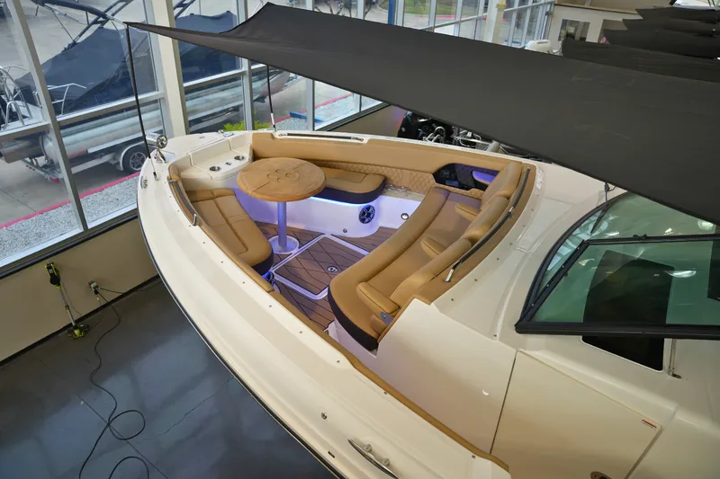 Slide: The Image of Sea Ray SLX 400 2026 - 72