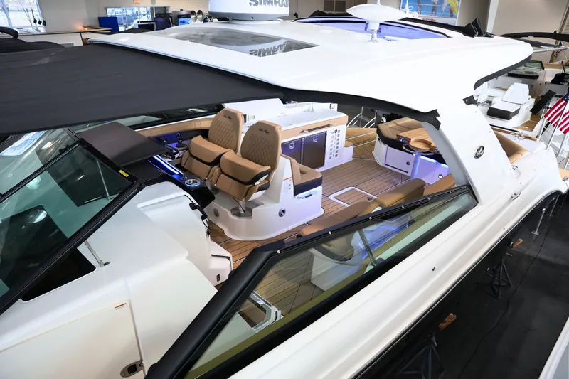 Slide: The Image of Sea Ray SLX 400 2026 - 73