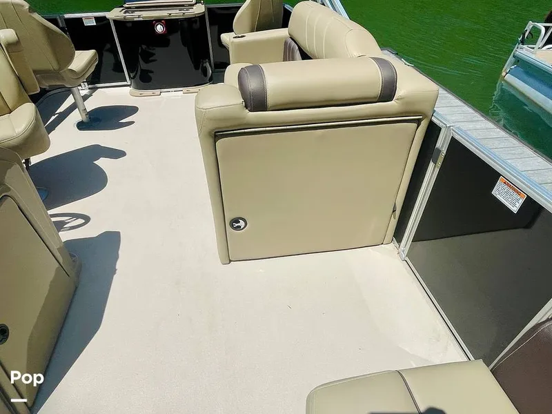 Slide: The Image of Sylvan Mirage 8520 Party Fish 2021 - 16379229