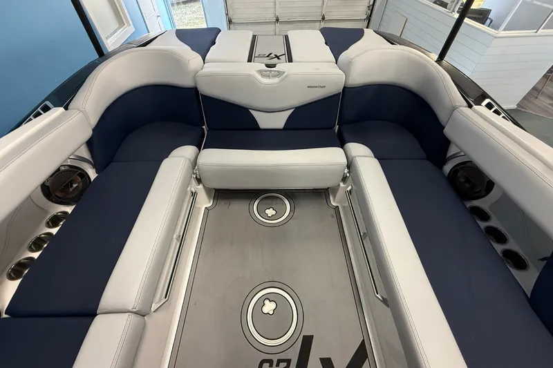 Slide: The Image of Mastercraft XT23 2021 - 11