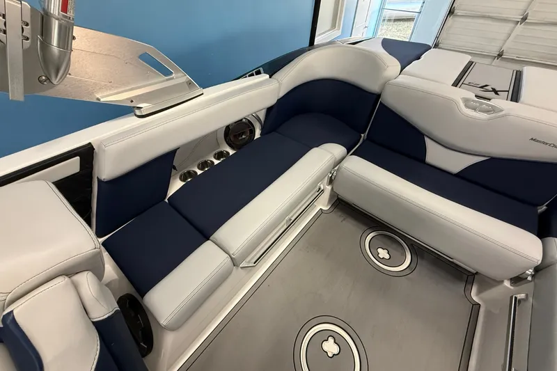 Slide: The Image of Mastercraft XT23 2021 - 12