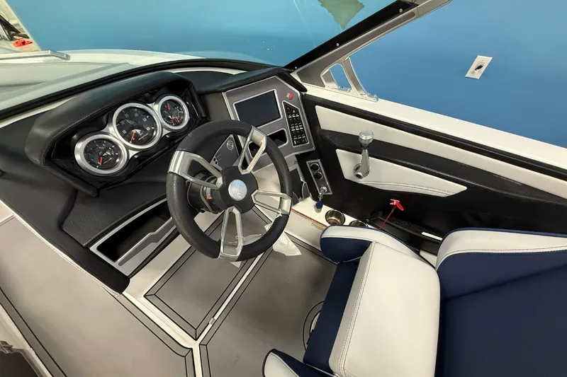 Slide: The Image of Mastercraft XT23 2021 - 17