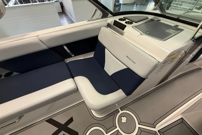 Slide: The Image of Mastercraft XT23 2021 - 20