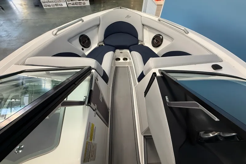 Slide: The Image of Mastercraft XT23 2021 - 25