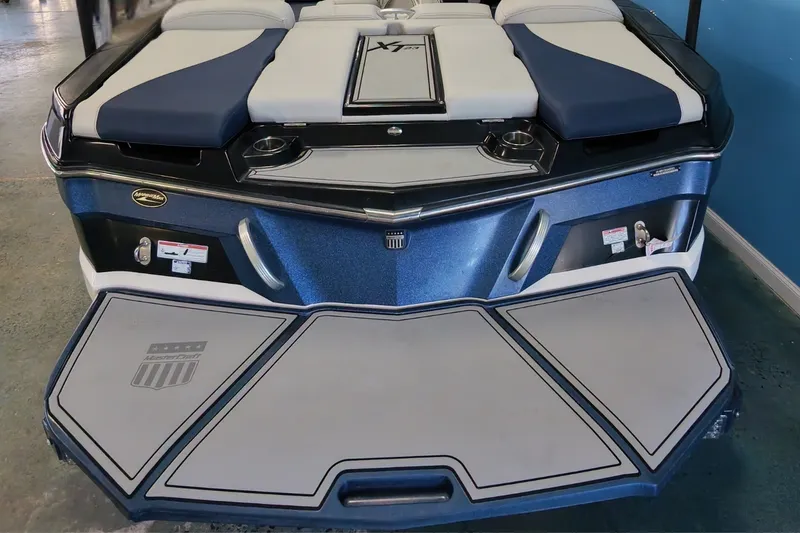 Slide: The Image of Mastercraft XT23 2021 - 6