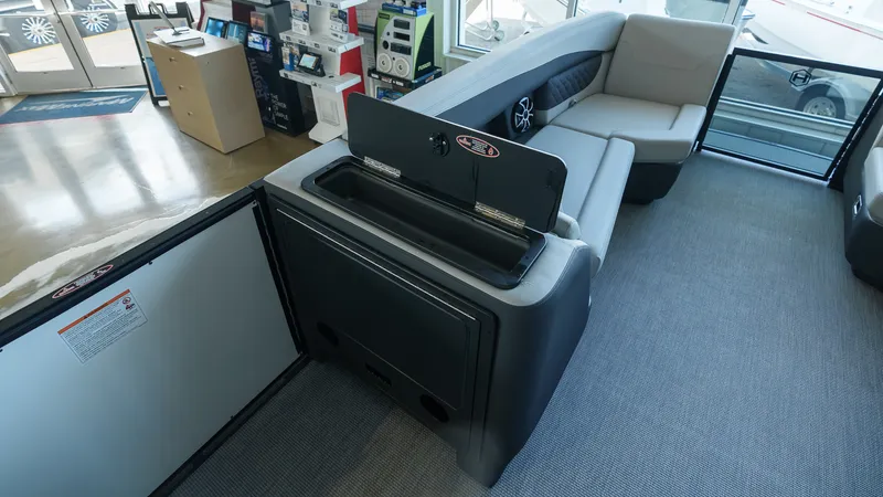 Slide: The Image of Harris Sunliner 230 2026 - 14