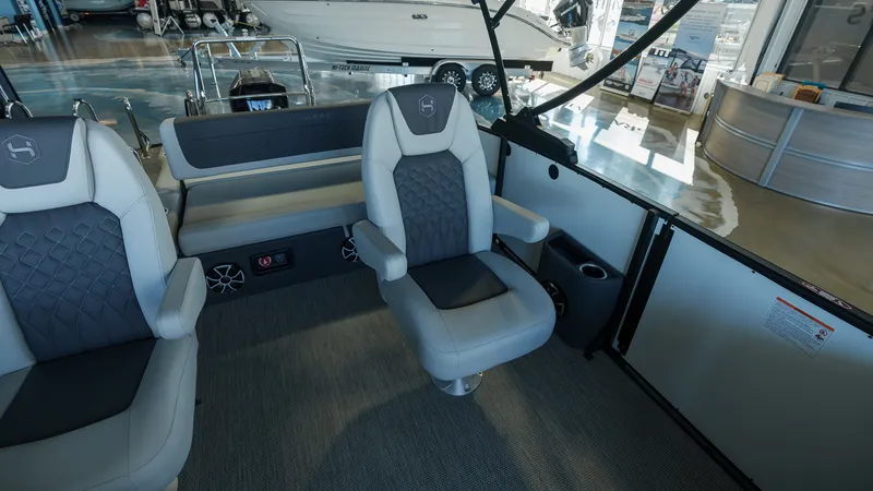 Slide: The Image of Harris Sunliner 230 2026 - 17