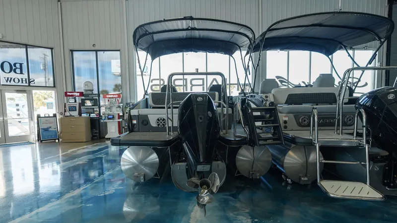 Slide: The Image of Harris Sunliner 230 2026 - 2