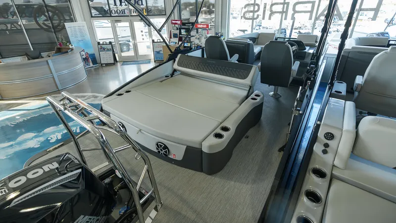 Slide: The Image of Harris Sunliner 230 2026 - 21