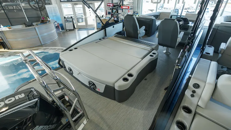 Slide: The Image of Harris Sunliner 230 2026 - 22