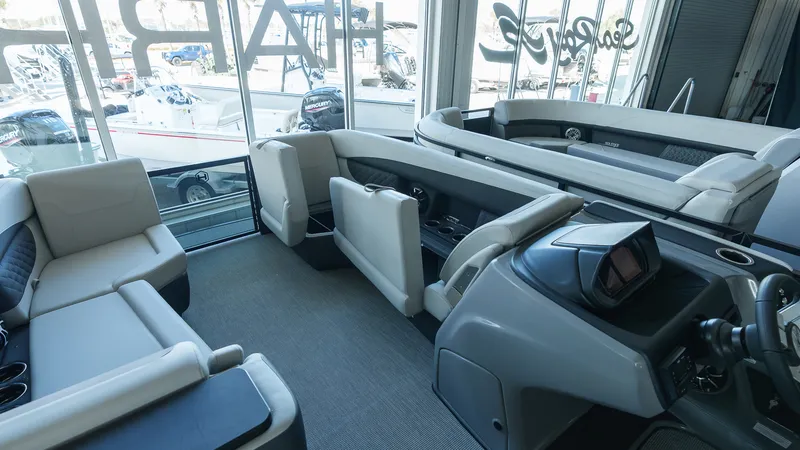 Slide: The Image of Harris Sunliner 230 2026 - 7