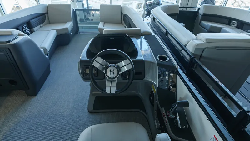 Slide: The Image of Harris Sunliner 230 2026 - 8