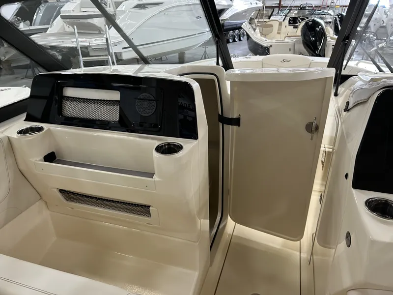 Slide: The Image of Scout 277 Dorado 2024 - 10