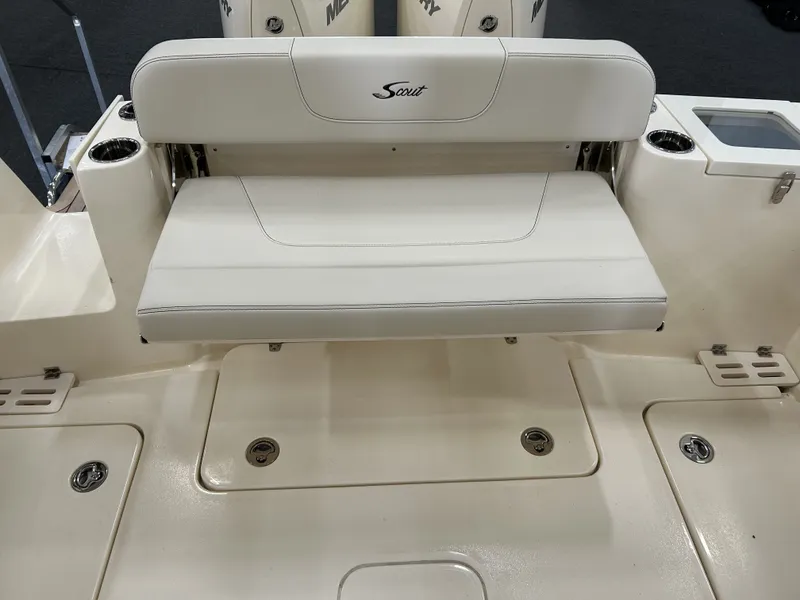 Slide: The Image of Scout 277 Dorado 2024 - 14