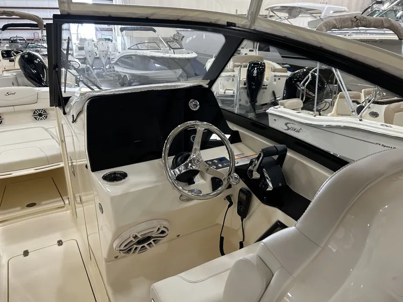 Slide: The Image of Scout 277 Dorado 2024 - 7