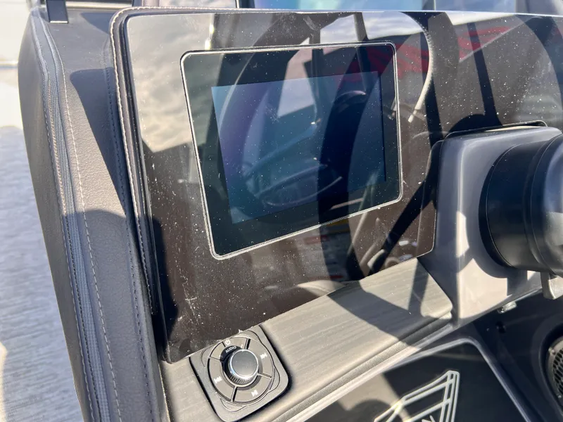 Slide: The Image of Bennington 27RXSB 2026 - 10