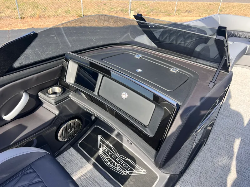 Slide: The Image of Bennington 27RXSB 2026 - 15